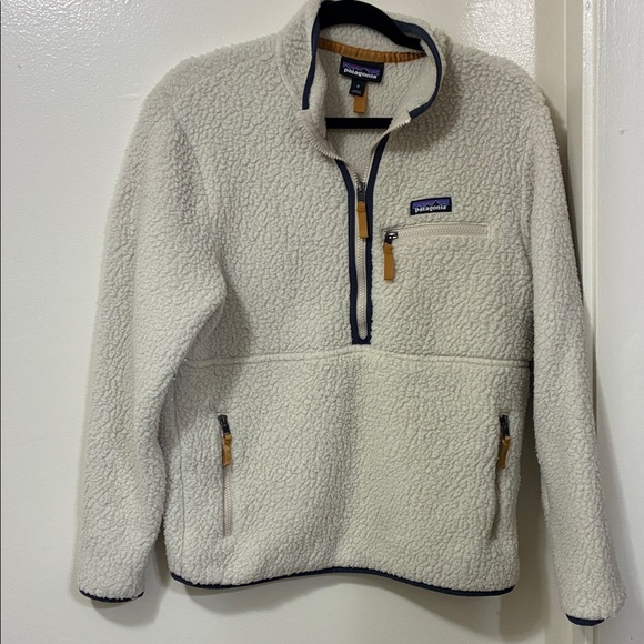 Patagonia Sweaters - Patagonia Women’s Retro Pile Fleece Marsupial Pullover